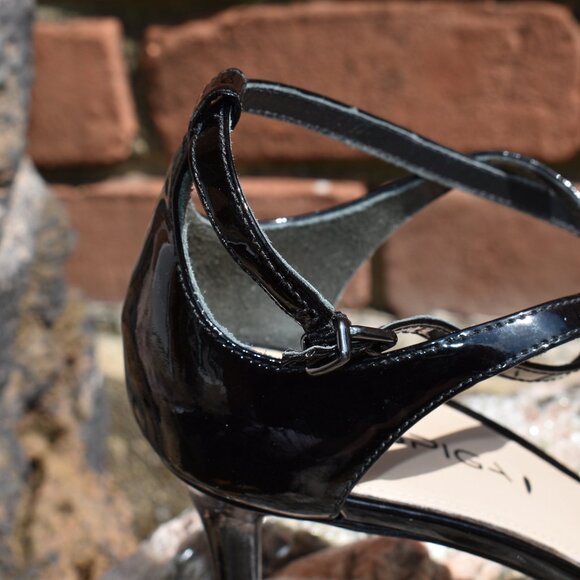 Via Spiga Leesa Black Patent Leather Ankle Strap Heels Size 9 - Picture 10 of 16